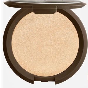 Becca Shimmering Skin Perfector ~ Pressed Highlighter in Moonstone. New in Box.